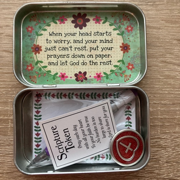 Tin Prayer Box with Notebook and Pen - Cute, Boho Box 🙏🙏🌸🌸 - Picture 2 of 6